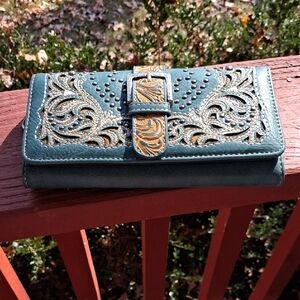 Elegant Teal and Gold Women's Clutch